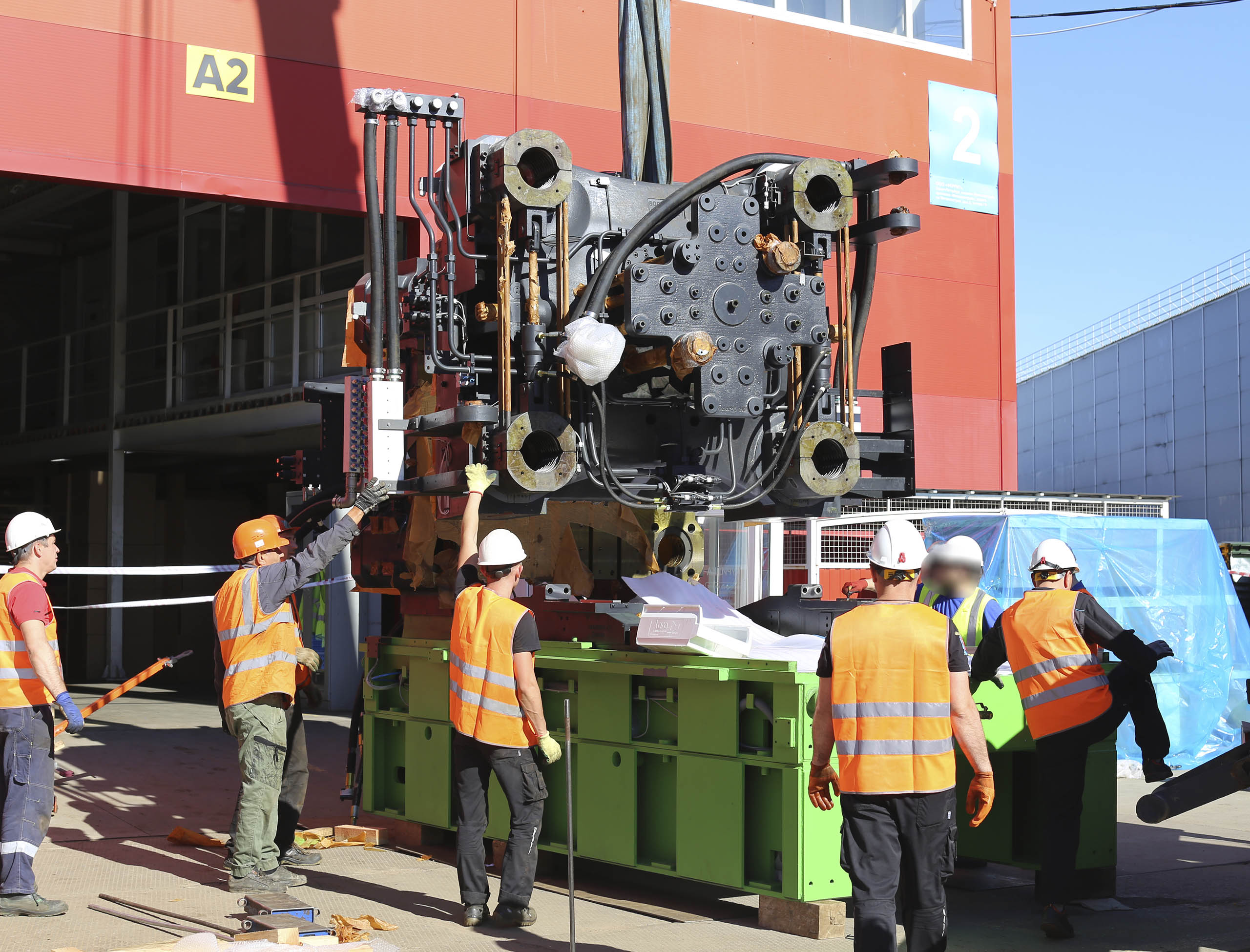 Фото Разгрузка контейнера с новым станком со сборкой и монтажом #133