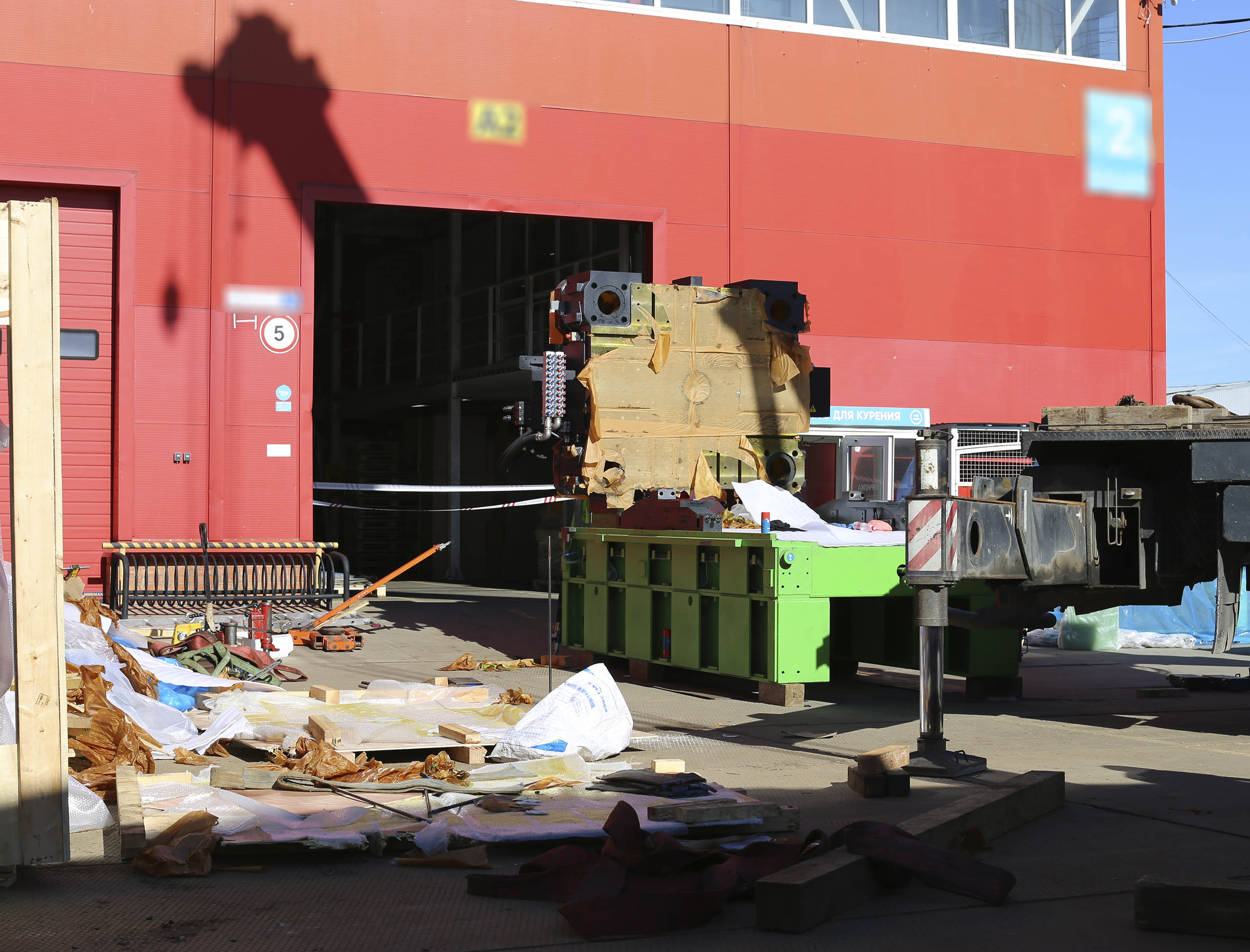 Фото Разгрузка контейнера с новым станком со сборкой и монтажом #144