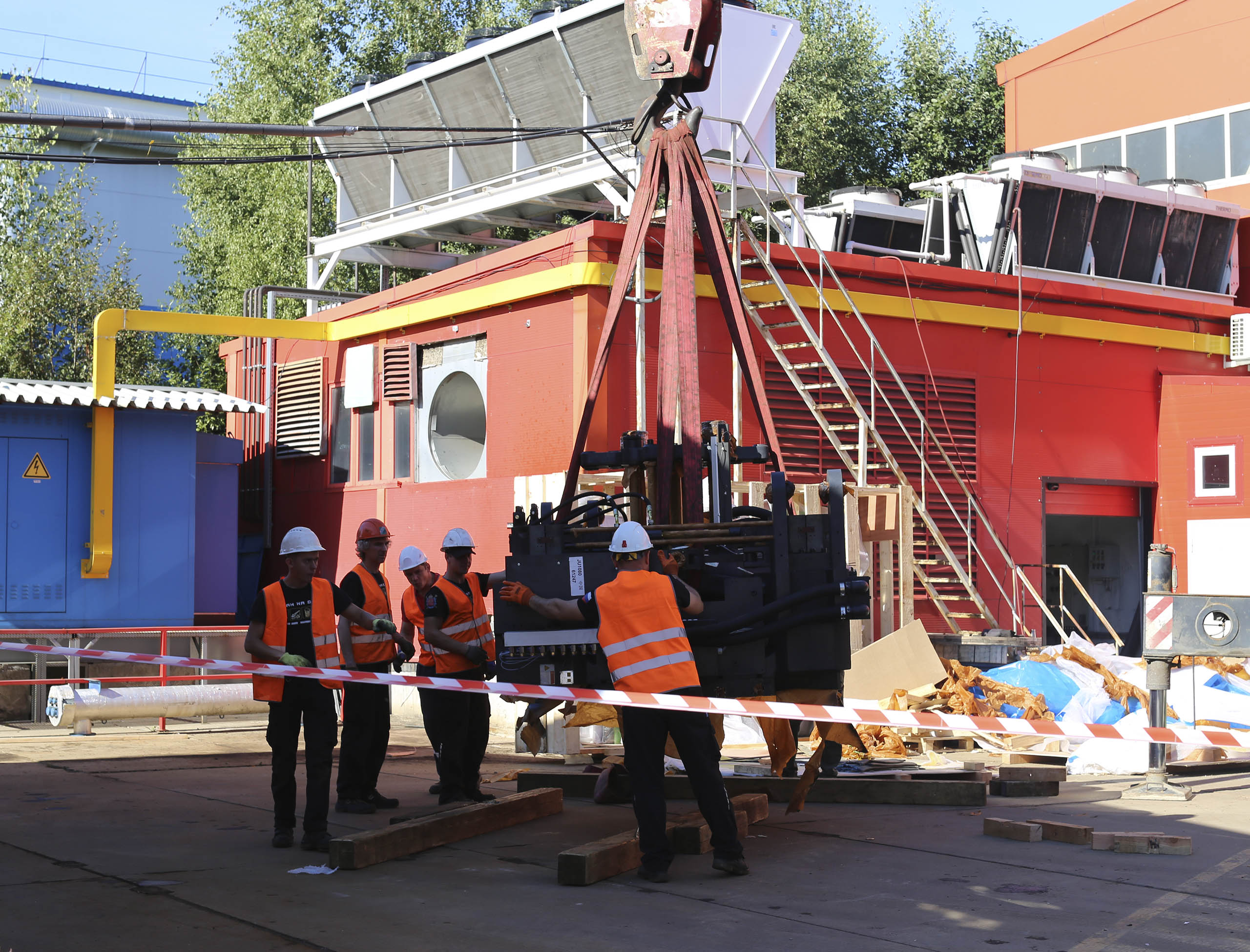 Фото Разгрузка контейнера с новым станком со сборкой и монтажом #146