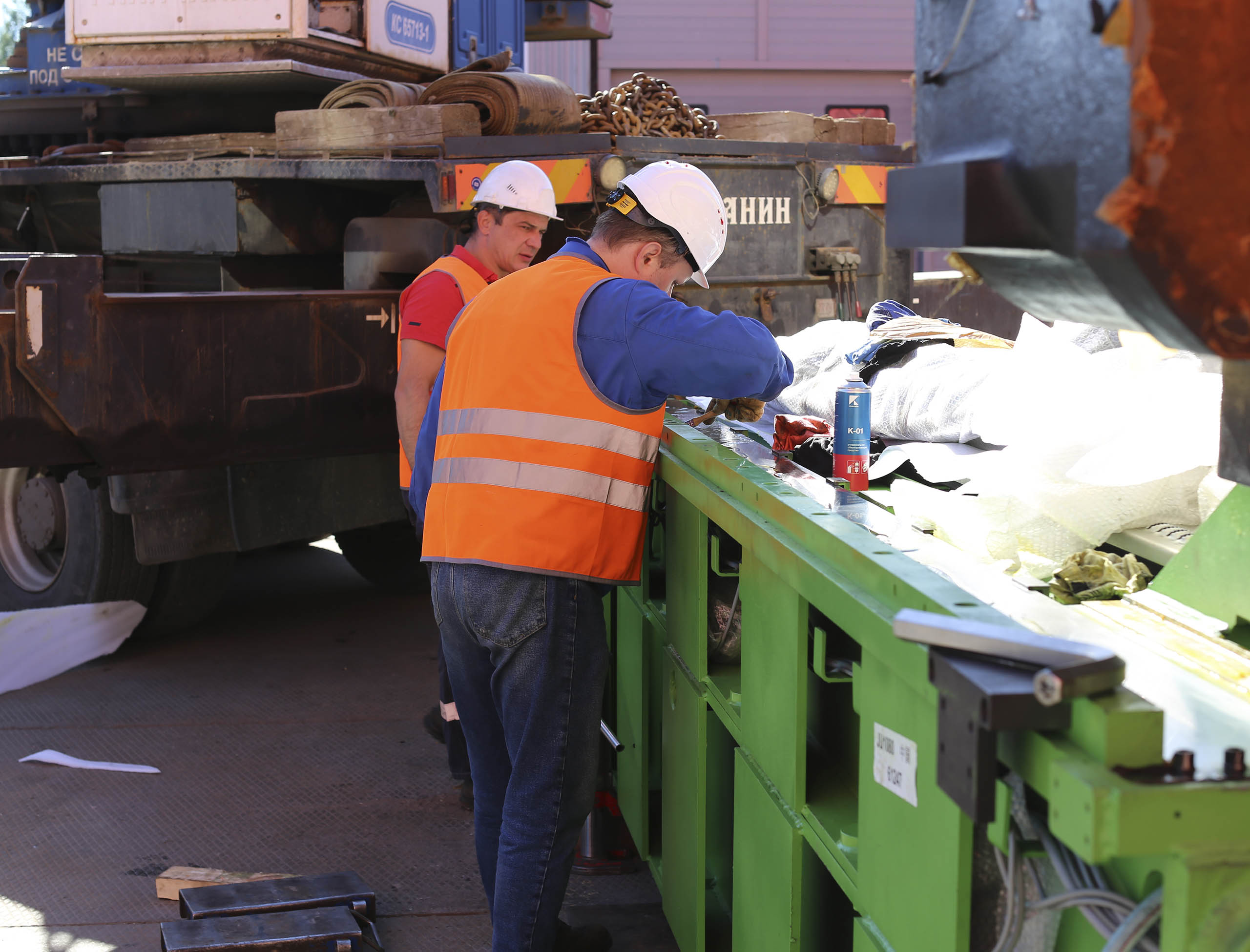 Фото Разгрузка контейнера с новым станком со сборкой и монтажом #158