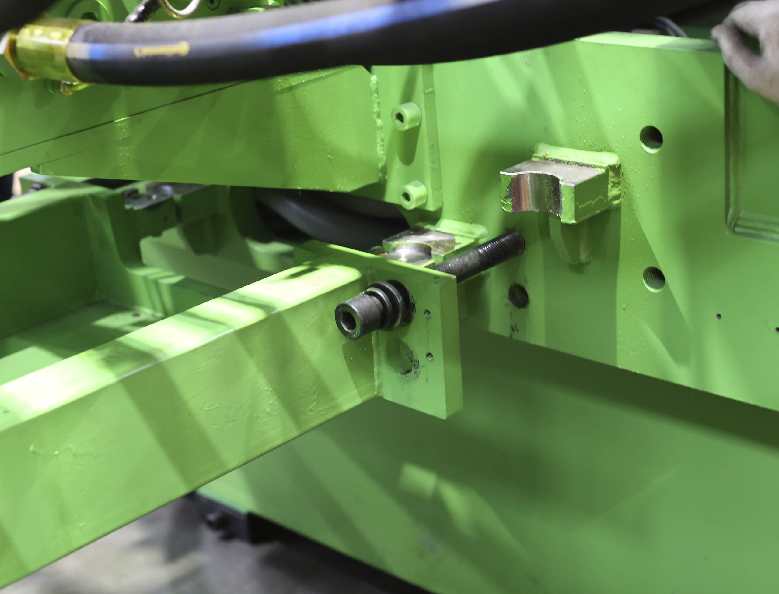 Фото Разгрузка контейнера с новым станком со сборкой и монтажом #167