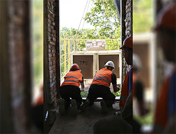 Фото Доставка и разгрузка медицинского оборудования через окно в Пушкине #1