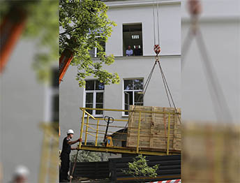 Фото Доставка и разгрузка медицинского оборудования через окно в Пушкине #13