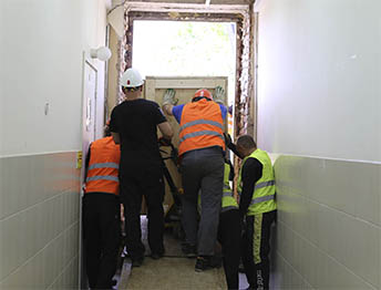 Фото Доставка и разгрузка медицинского оборудования через окно в Пушкине #22