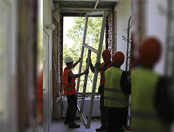 Фото Доставка и разгрузка медицинского оборудования через окно в Пушкине #23