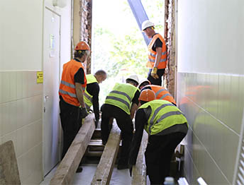 Фото Доставка и разгрузка медицинского оборудования через окно в Пушкине #33