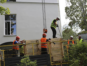 Фото Доставка и разгрузка медицинского оборудования через окно в Пушкине #39