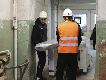 Фото Перевозка оборудования из небольшого цеха в новый с погрузкой, разгрузкой и упаковкой #48