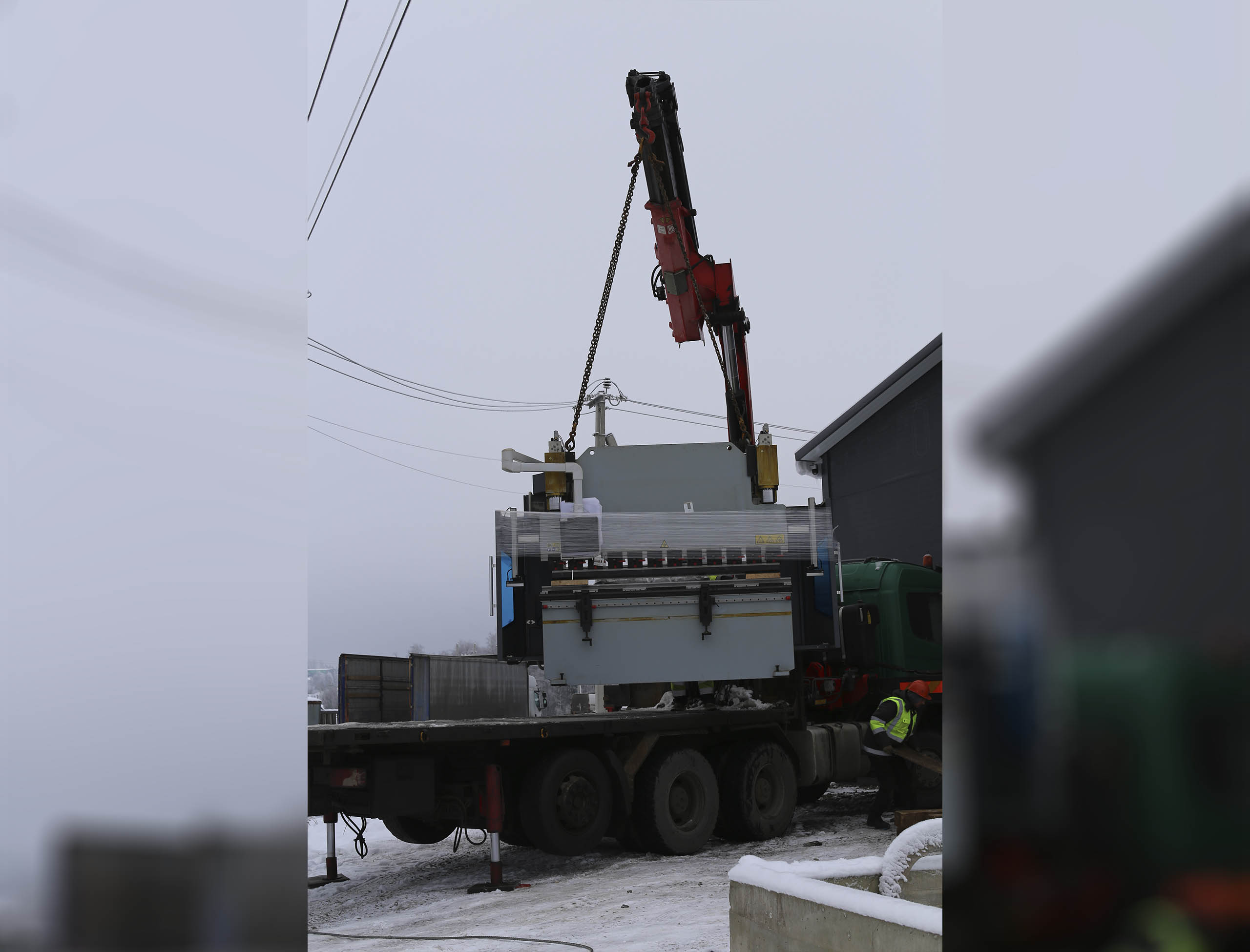 Фото Перевозка фурой небольшого цеха со станками и оборудованием #9