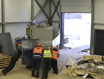 Фото Перевозка фурой небольшого цеха со станками и оборудованием #63