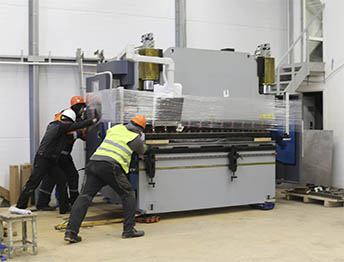 Фото Перевозка фурой небольшого цеха со станками и оборудованием #71