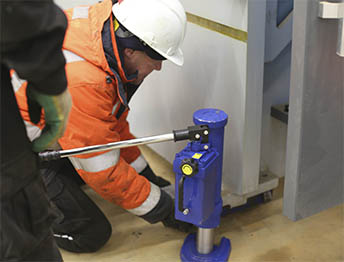 Фото Перевозка фурой небольшого цеха со станками и оборудованием #91