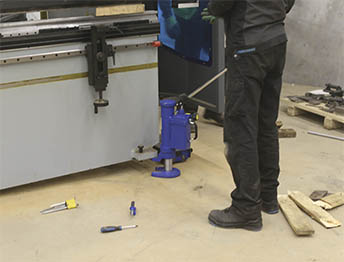 Фото Перевозка фурой небольшого цеха со станками и оборудованием #94