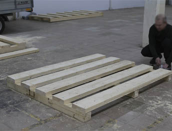 Фото Упаковка оборудования в термоусадочную пленку и изготовление жесткой глухой обрешетки #1