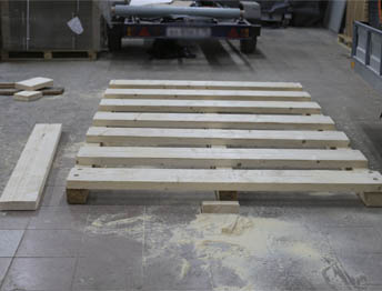 Фото Упаковка оборудования в термоусадочную пленку и изготовление жесткой глухой обрешетки #4