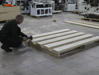 Фото Упаковка оборудования в термоусадочную пленку и изготовление жесткой глухой обрешетки #5