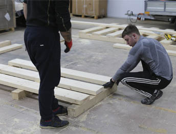 Фото Упаковка оборудования в термоусадочную пленку и изготовление жесткой глухой обрешетки #15