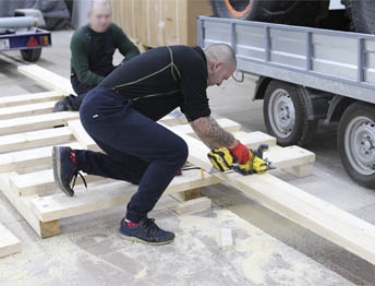 Фото Упаковка оборудования в термоусадочную пленку и изготовление жесткой глухой обрешетки #36