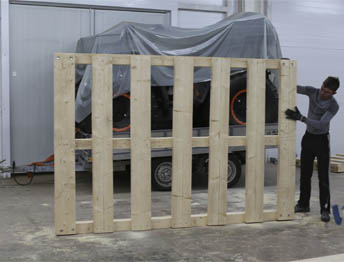 Фото Упаковка оборудования в термоусадочную пленку и изготовление жесткой глухой обрешетки #50