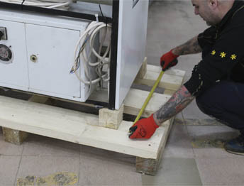 Фото Упаковка оборудования в термоусадочную пленку и изготовление жесткой глухой обрешетки #51