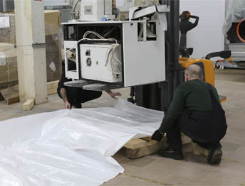 Фото Упаковка оборудования в термоусадочную пленку и изготовление жесткой глухой обрешетки #56