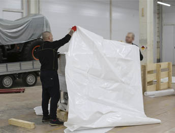 Фото Упаковка оборудования в термоусадочную пленку и изготовление жесткой глухой обрешетки #66