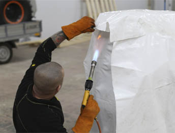 Фото Упаковка оборудования в термоусадочную пленку и изготовление жесткой глухой обрешетки #71