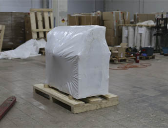 Фото Упаковка оборудования в термоусадочную пленку и изготовление жесткой глухой обрешетки #85