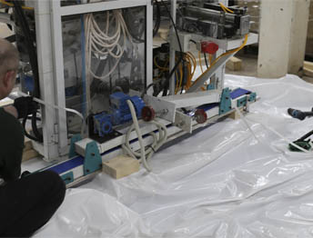 Фото Упаковка оборудования в термоусадочную пленку и изготовление жесткой глухой обрешетки #87