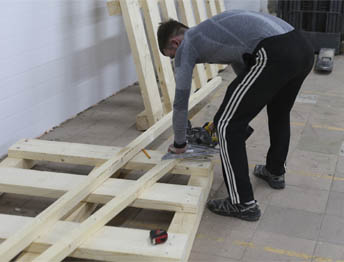 Фото Упаковка оборудования в термоусадочную пленку и изготовление жесткой глухой обрешетки #108