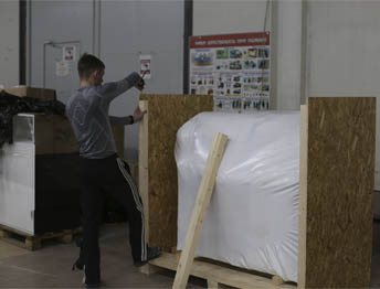 Фото Упаковка оборудования в термоусадочную пленку и изготовление жесткой глухой обрешетки #113