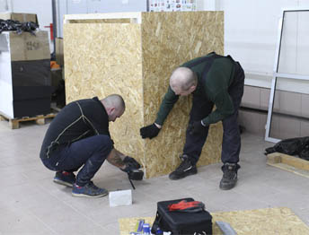 Фото Упаковка оборудования в термоусадочную пленку и изготовление жесткой глухой обрешетки #129