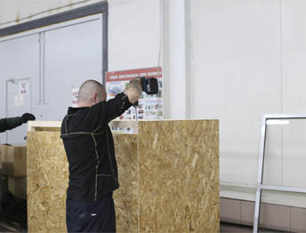 Фото Упаковка оборудования в термоусадочную пленку и изготовление жесткой глухой обрешетки #131