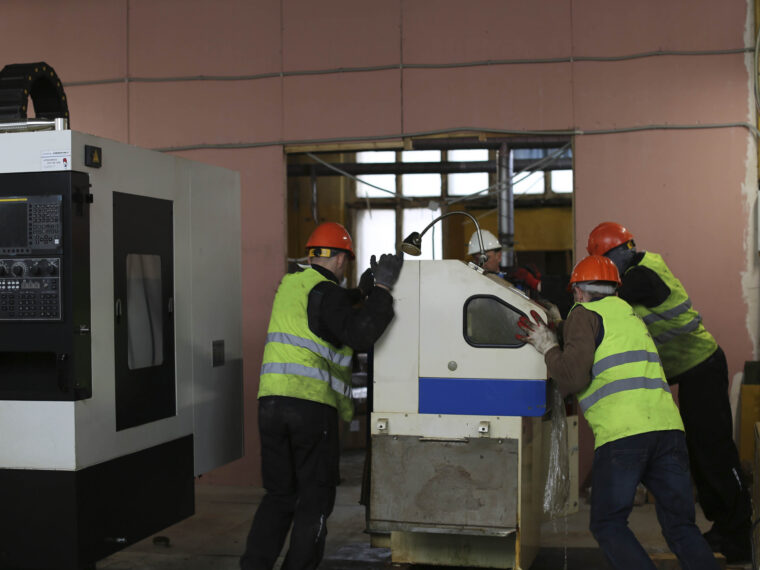 Переезд крупного цеха с демонтажом и монтажом оборудования на новом месте — фотография 97